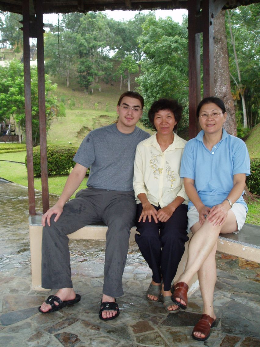 Me, Auntie Stella and Mum
If we look damp... it's because we are >_>;;
